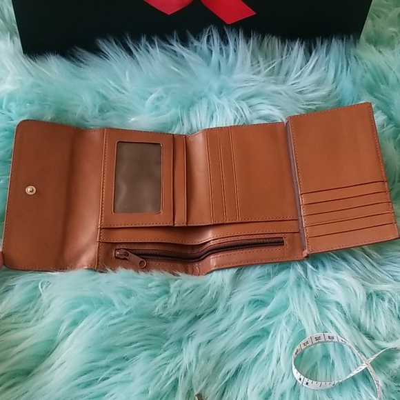 SOLD Adrienne Vittadini Leopard Print Leatherlet - Picture 5 of 8